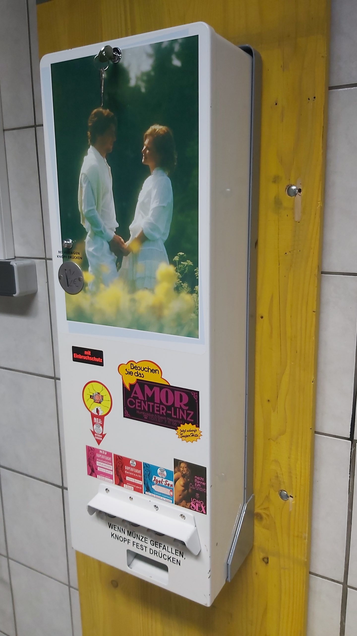 Kondomautomat „Liebespaar“ 4 Schacht