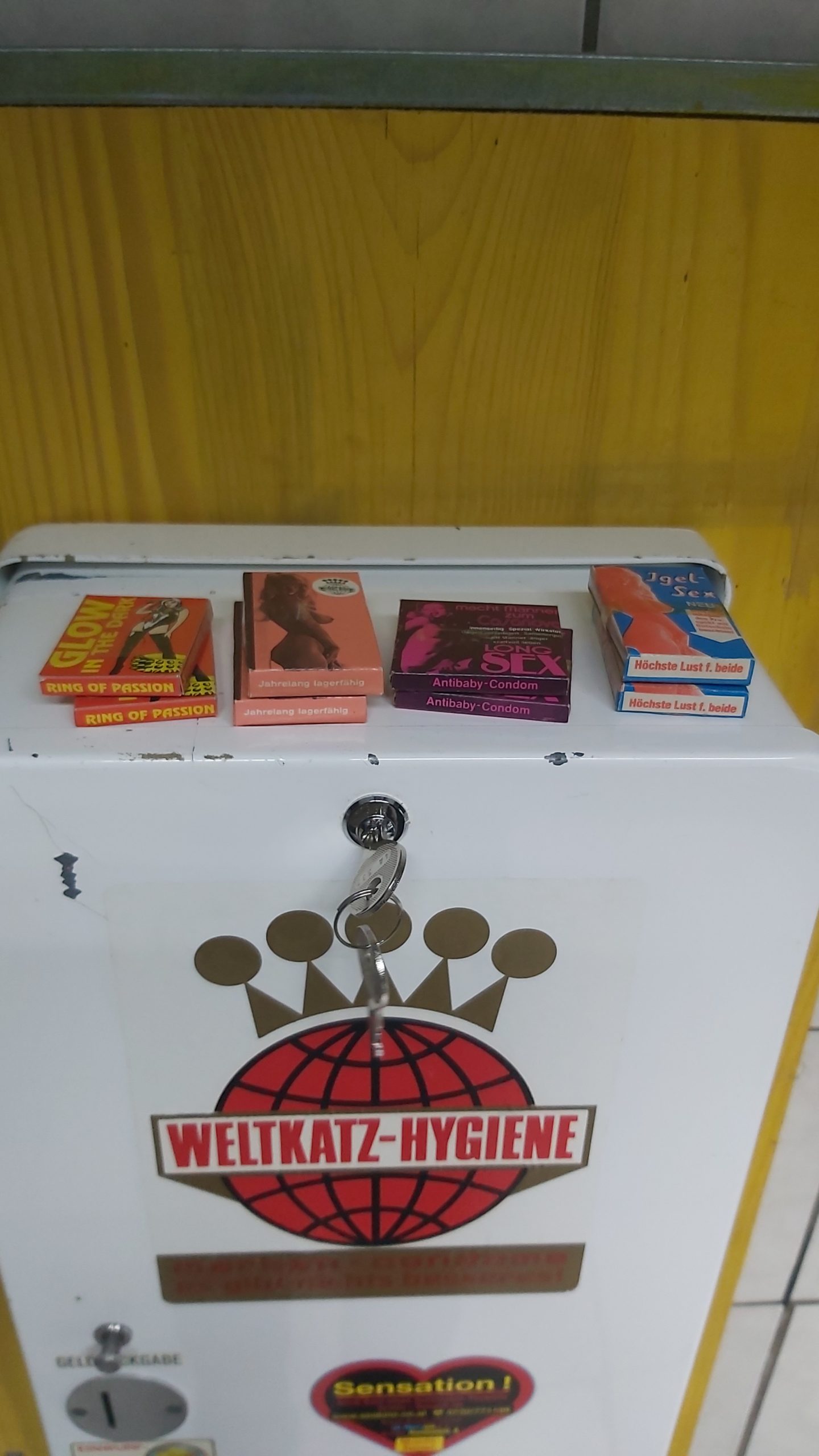 Kondomautomat „Weltkatz Hygiene“ 4 Schacht