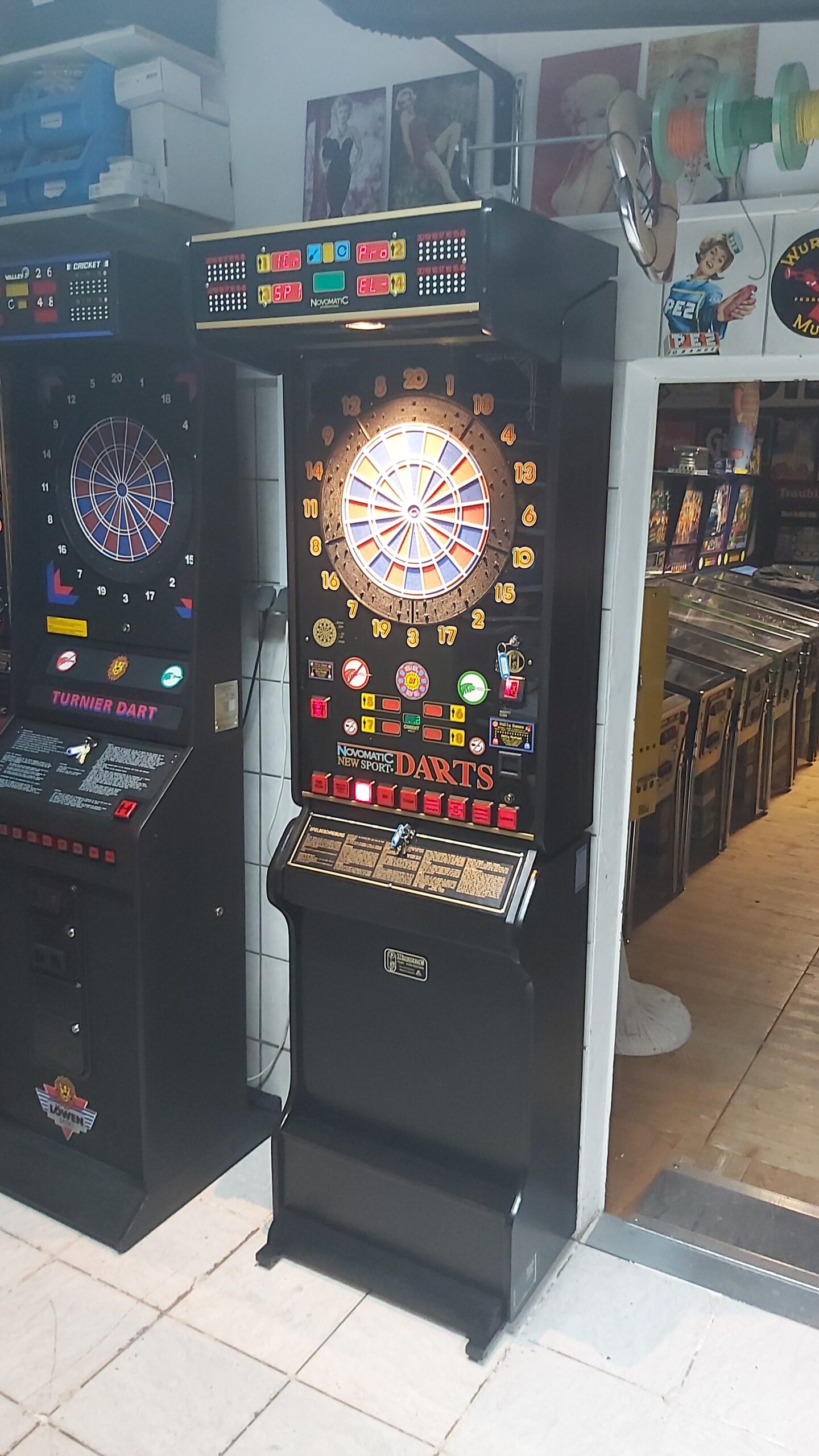 Automatenständer mit Wandkreuz für alte Geldspielautomaten Rotomat, Rotamint, Alle Neune,…