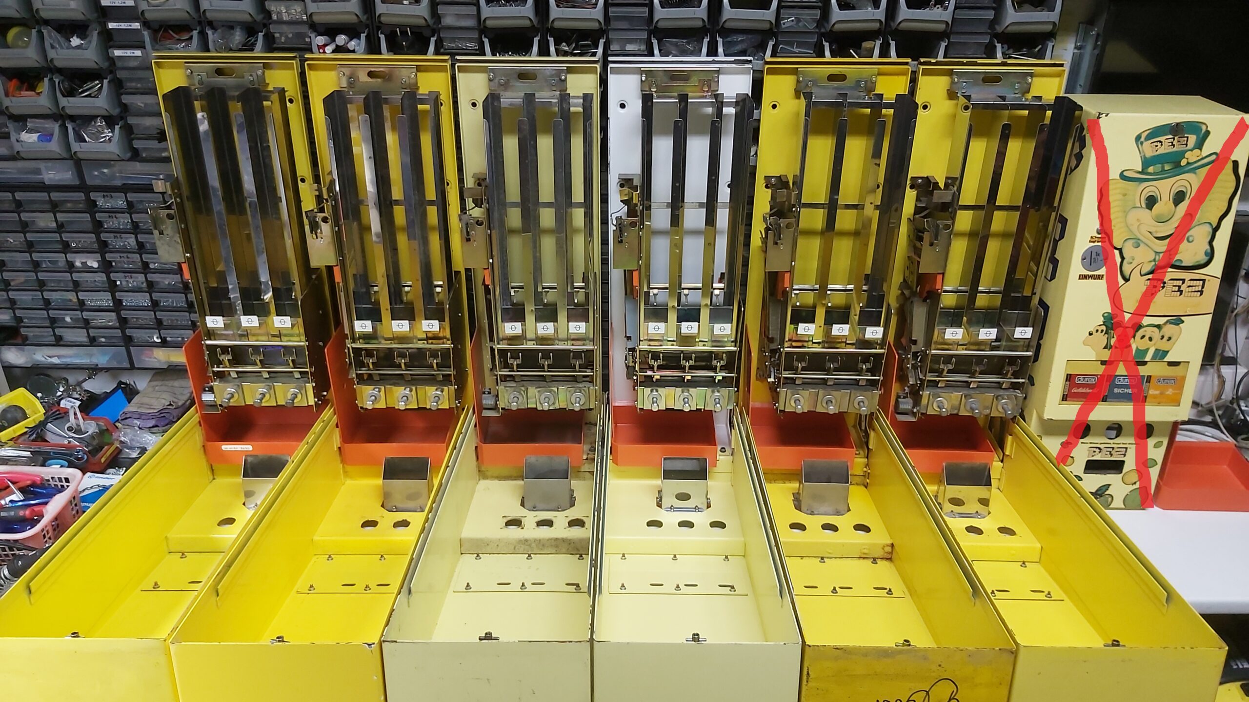mehrere Warenautomaten PEZ Automat Clown Originalzustand