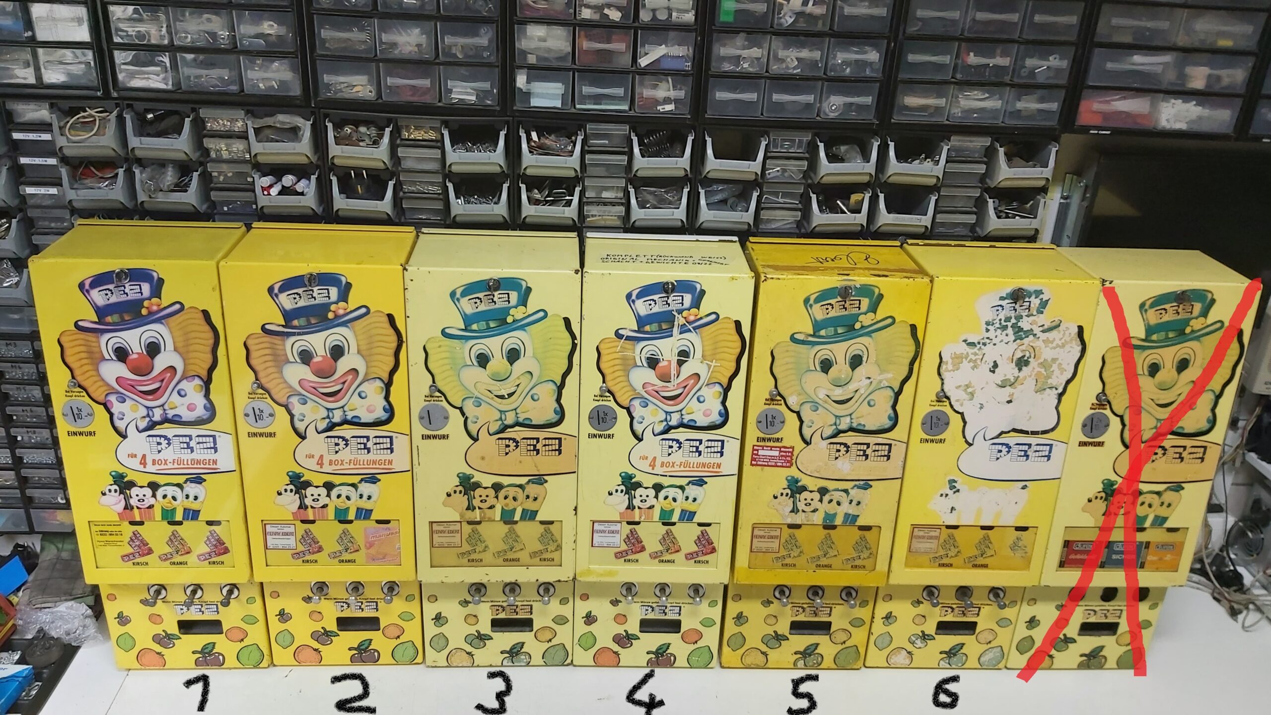 mehrere Warenautomaten PEZ Automat Clown Originalzustand